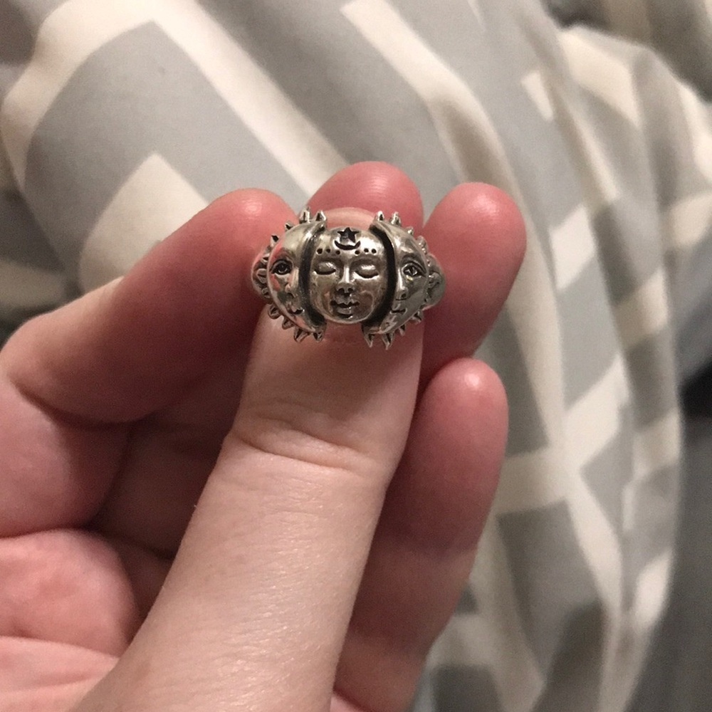 Etah Love ring